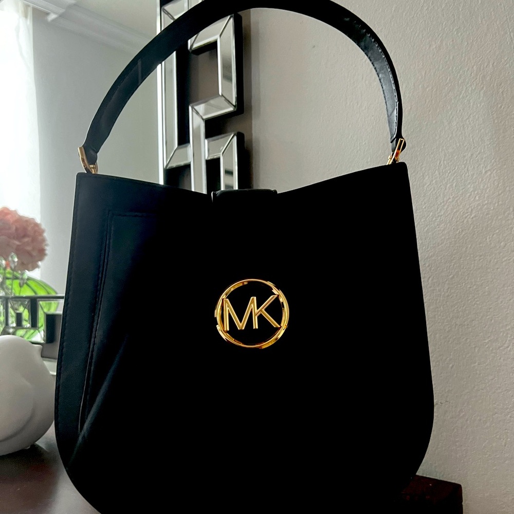 All leather Michael Kors black bag